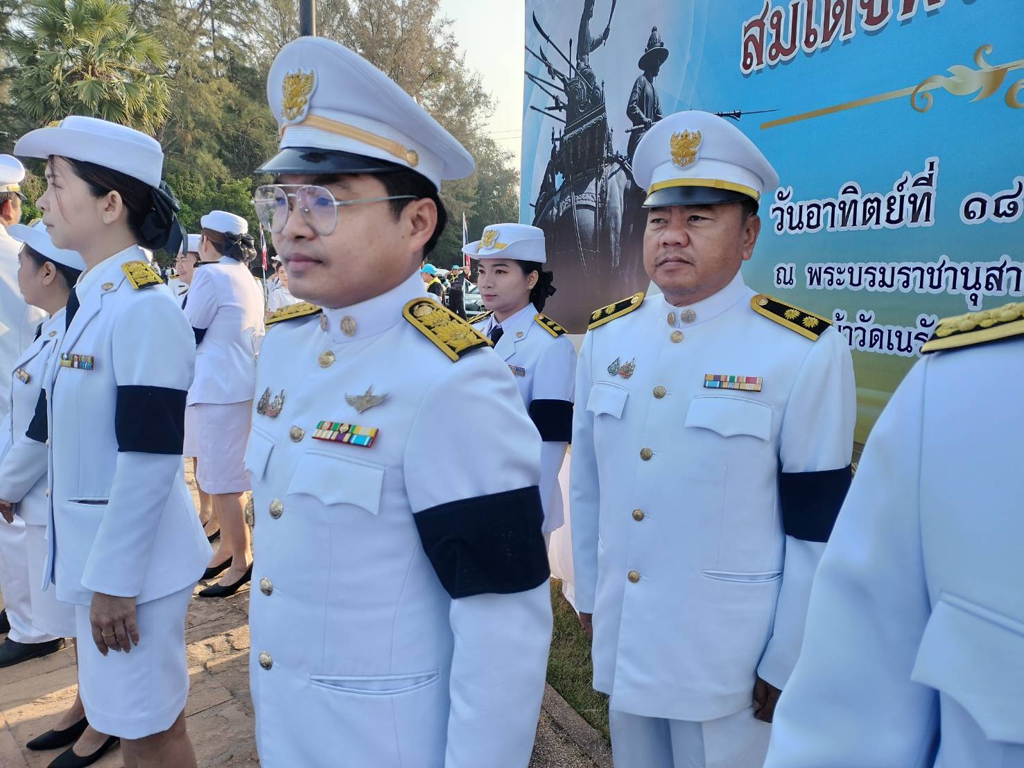 title - ส.ป.ก.เพชรบุรี ร่วมพิธีวางพานพุ่มดอกไม้ ถวายราชสดุดี และร่วมกิจกรรมเราทำความดีด้วยหัวใจ เนื่องในวันยุทธหัตถี สมเด็จพระนเรศวรมหาราช